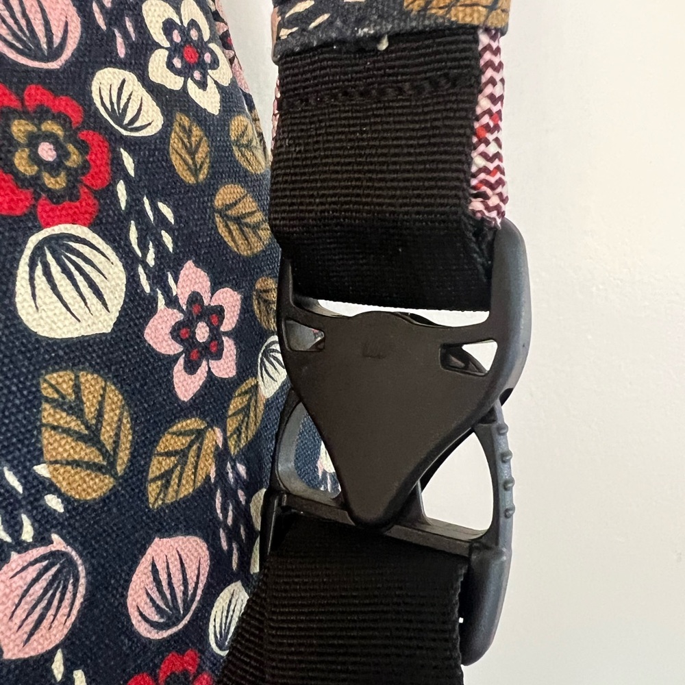 KAVU Women's Floral Sling Bag - Black and Red - Picture 8 of 11